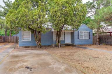 Main picture of 2206 32nd St