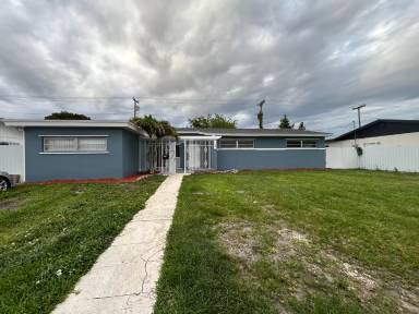 Main picture of 11001 SW 180th St