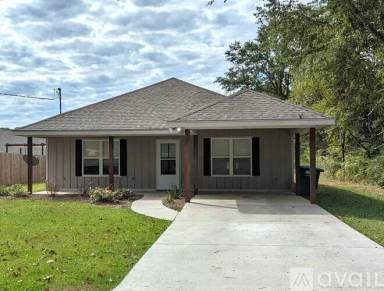Main picture of 115 Holly Dr