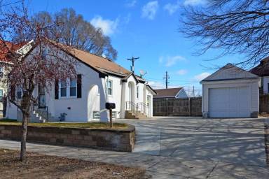 Main picture of 2209 Jackson St NE