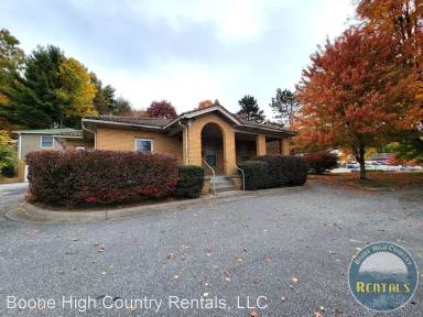 Main picture of 915 Blowing Rock Rd