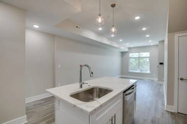 Main picture of 2019 N College Ave