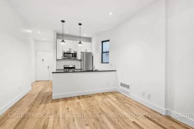 Main picture of 234 East 83rd St