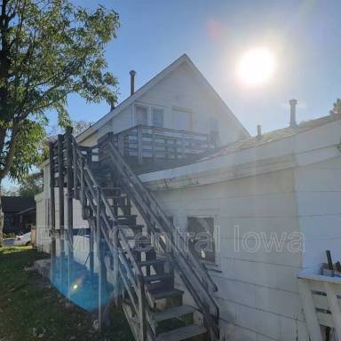 Main picture of 2220 E Walnut St