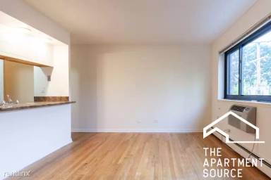 Main picture of 540 W Roscoe St