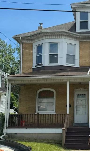 Main picture of 115 E Madison St