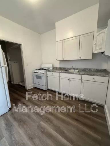 Main picture of 610 S Pershing Ave