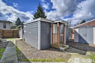 Main picture of 3001 1/2 Eagle Ave
