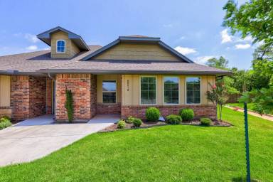 Main picture of 8801 SW 55th St