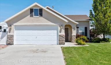 Main picture of 159 Interlochen Ln