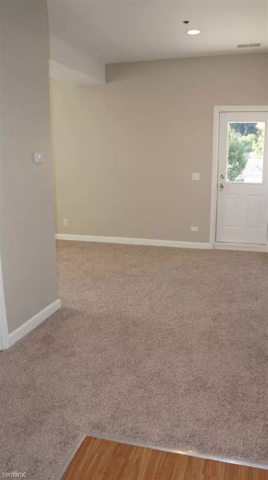 Main picture of 109 W Main St