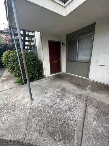 Main picture of 811 W 1st Ave