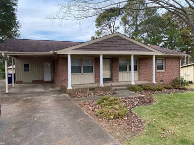 Main picture of 2103 Chambers Dr NE