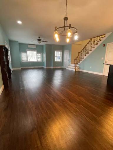 Main picture of 301 Plantation St