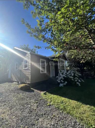 Main picture of 13940 SE Rupert Dr