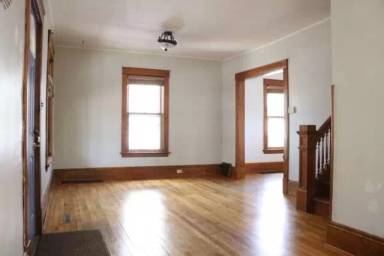 Main picture of 3233 Grand Ave S