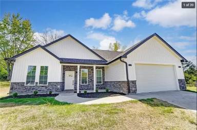 Main picture of 312 Skinner Dr