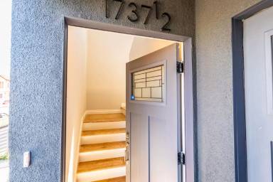 Main picture of 1737 S Longwood Ave