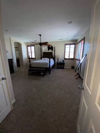 Main picture of 405 W Riverview Dr