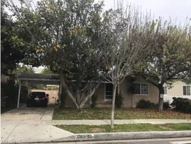 Main picture of 3363 W 132nd St