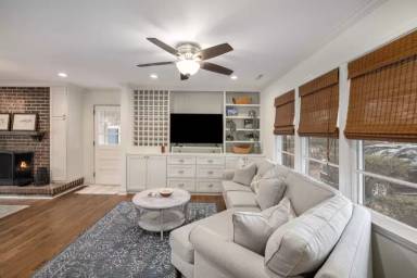 Main picture of 826 Symmes Dr