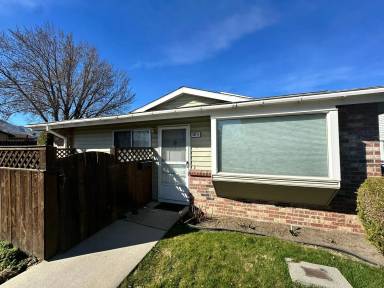 Main picture of 100 Simon St SE