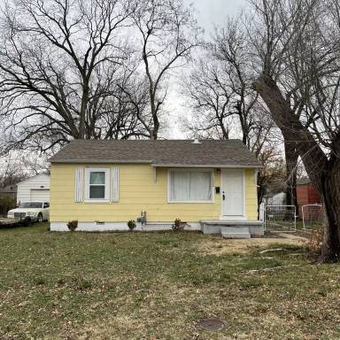 Main picture of 1220 N Urbana Ave