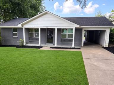 Main picture of 812 Leacrest Ave