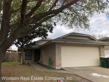 Main picture of 108 Planters Dr