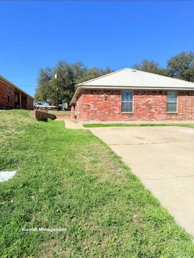 Main picture of 813 E Avenue I
