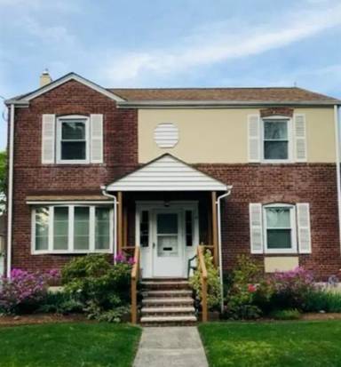 Main picture of 13 Armstrong St
