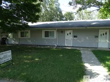 Main picture of 416 Railroad St