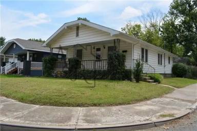 Main picture of 1801 S Olive St