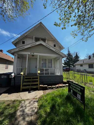 Main picture of 419 Clyde St
