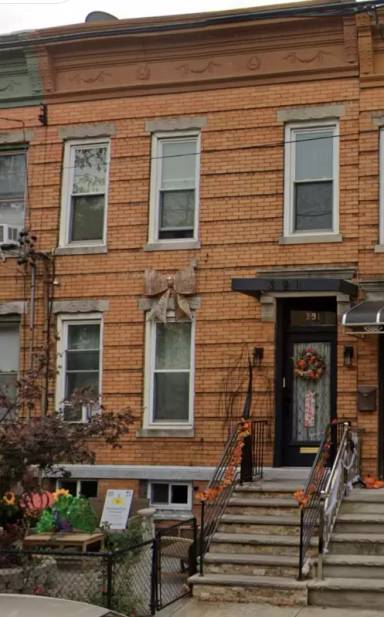 Main picture of 361 Woodlawn Ave