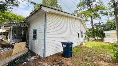 Main picture of 12094 Canal St