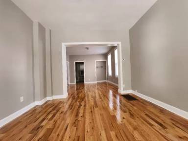 Main picture of 7927 S Parnell Ave