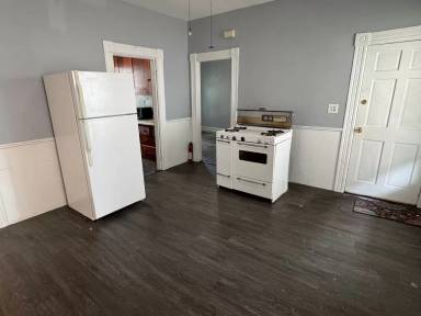 Main picture of 145 Pine St