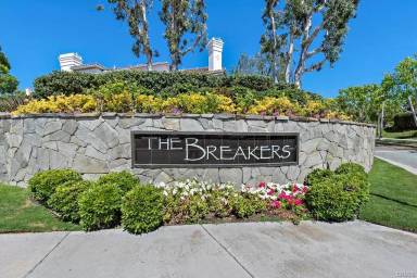 Main picture of 74 Shorebreaker Dr
