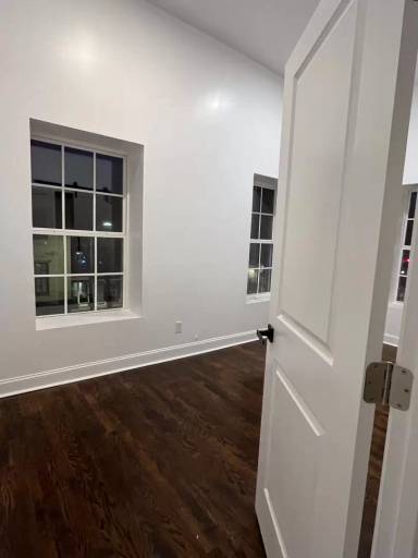 Main picture of 1 N Potomac St