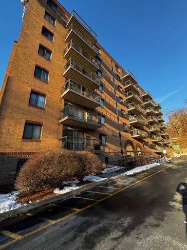 Main picture of 500 Salem St