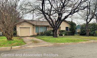 Main picture of 1110 Broadway St