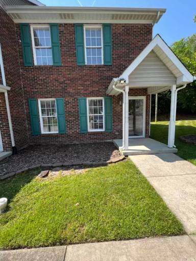 Main picture of 402 Maple Grove Ct