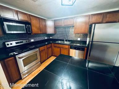 Main picture of 105 N 31st Ave