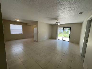 Main picture of 1826 Rita St