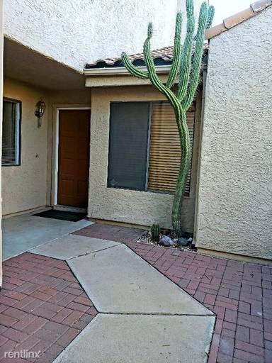 Main picture of 308 E Larkspur Ln
