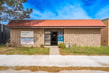Main picture of 216 Oak St