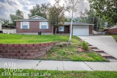 Main picture of 11669 S Hidden Valley Blvd