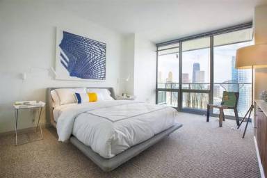 Main picture of 375 E Wacker Dr