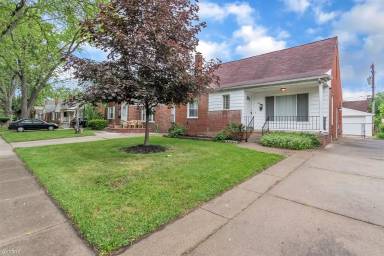 Main picture of 8144 Riverdale St